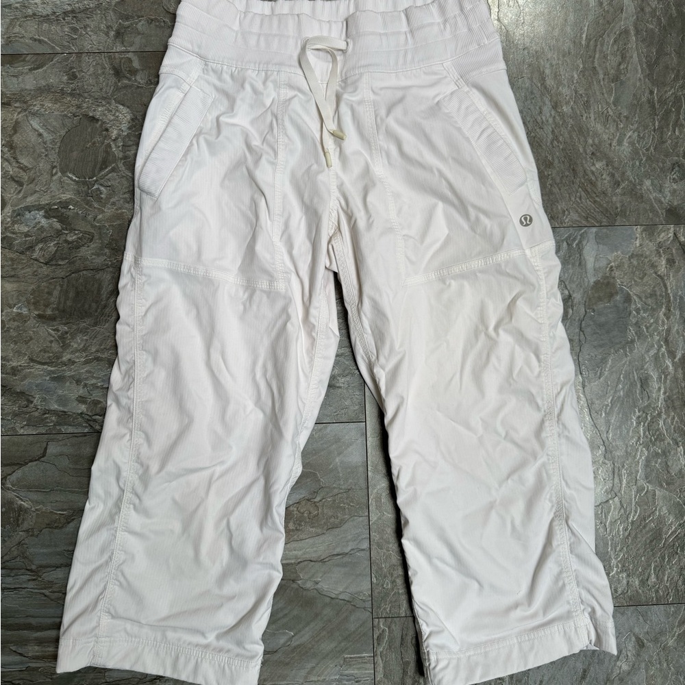 Lululemon Studio crops lined